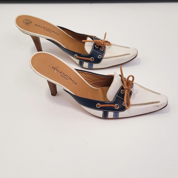 Balenciaga Shoes - Balenciaga white and Navy Blue mules Heels with Bow  and Pointed Toe size 40